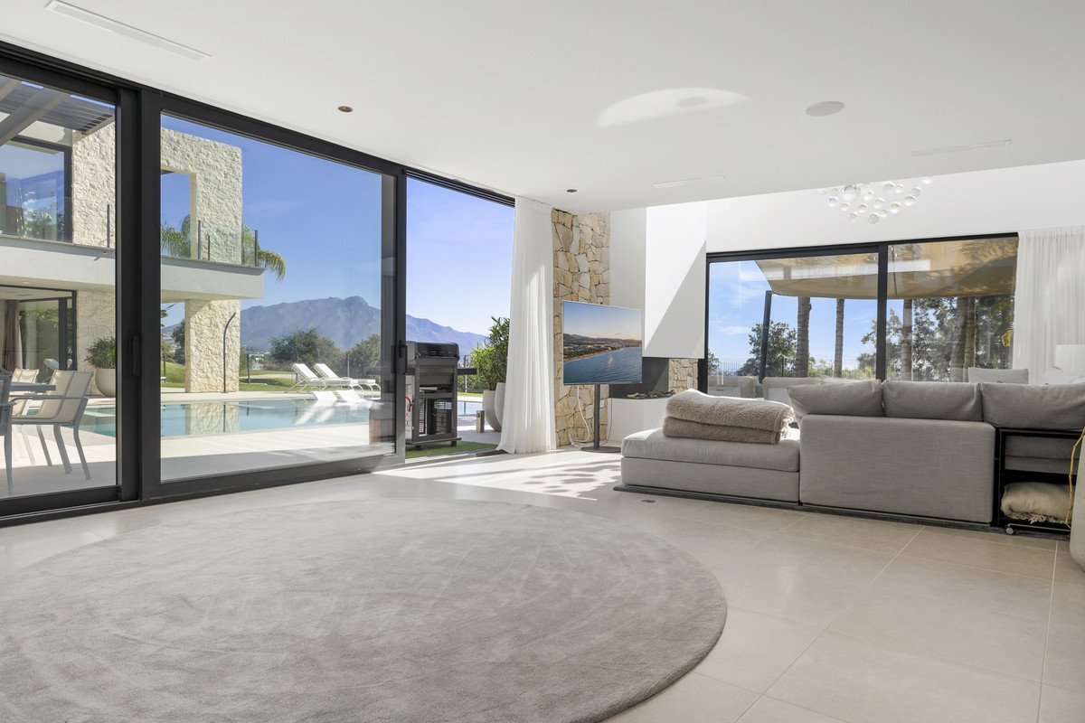5 Bed Detached Villa in Benahavís