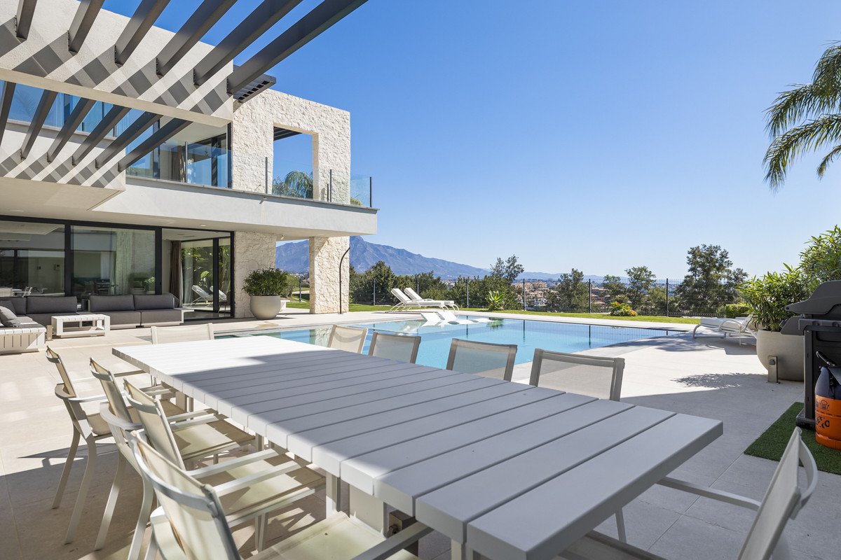 5 Bed Detached Villa in Benahavís