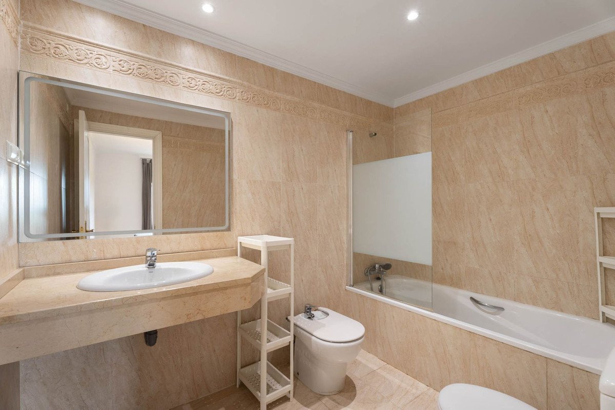 3 Bed Ground Floor Apartment in Elviria