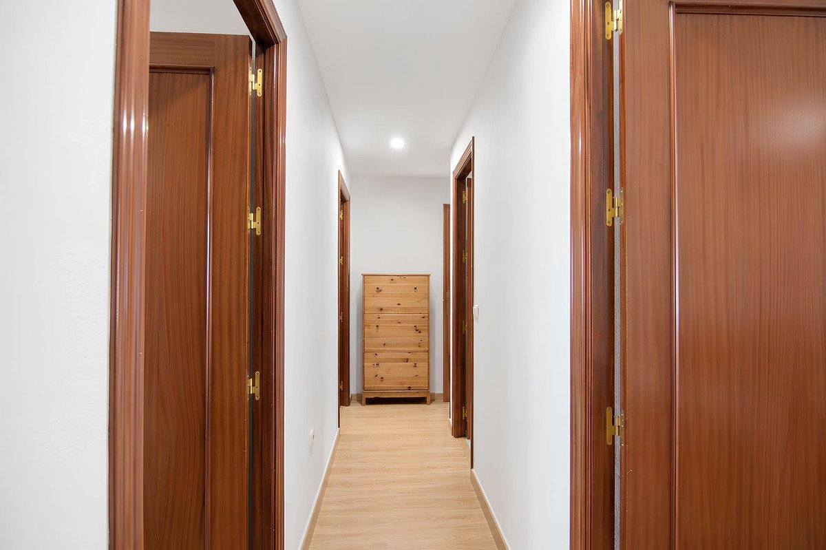4 Bed Middle Floor Apartment in Los Boliches