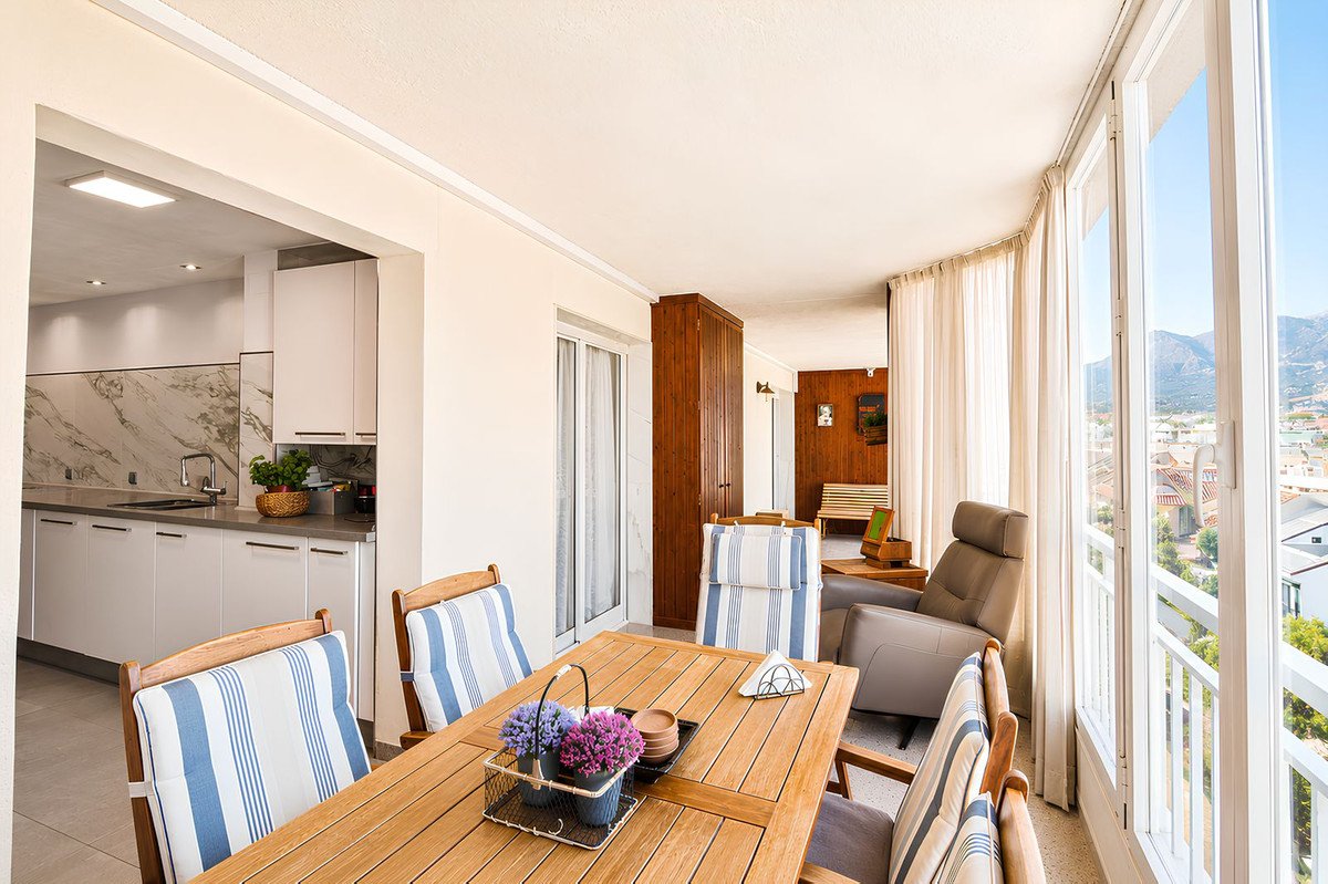 4 Bed Middle Floor Apartment in Los Boliches