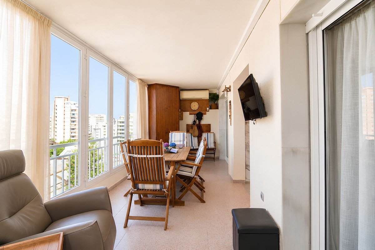 4 Bed Middle Floor Apartment in Los Boliches