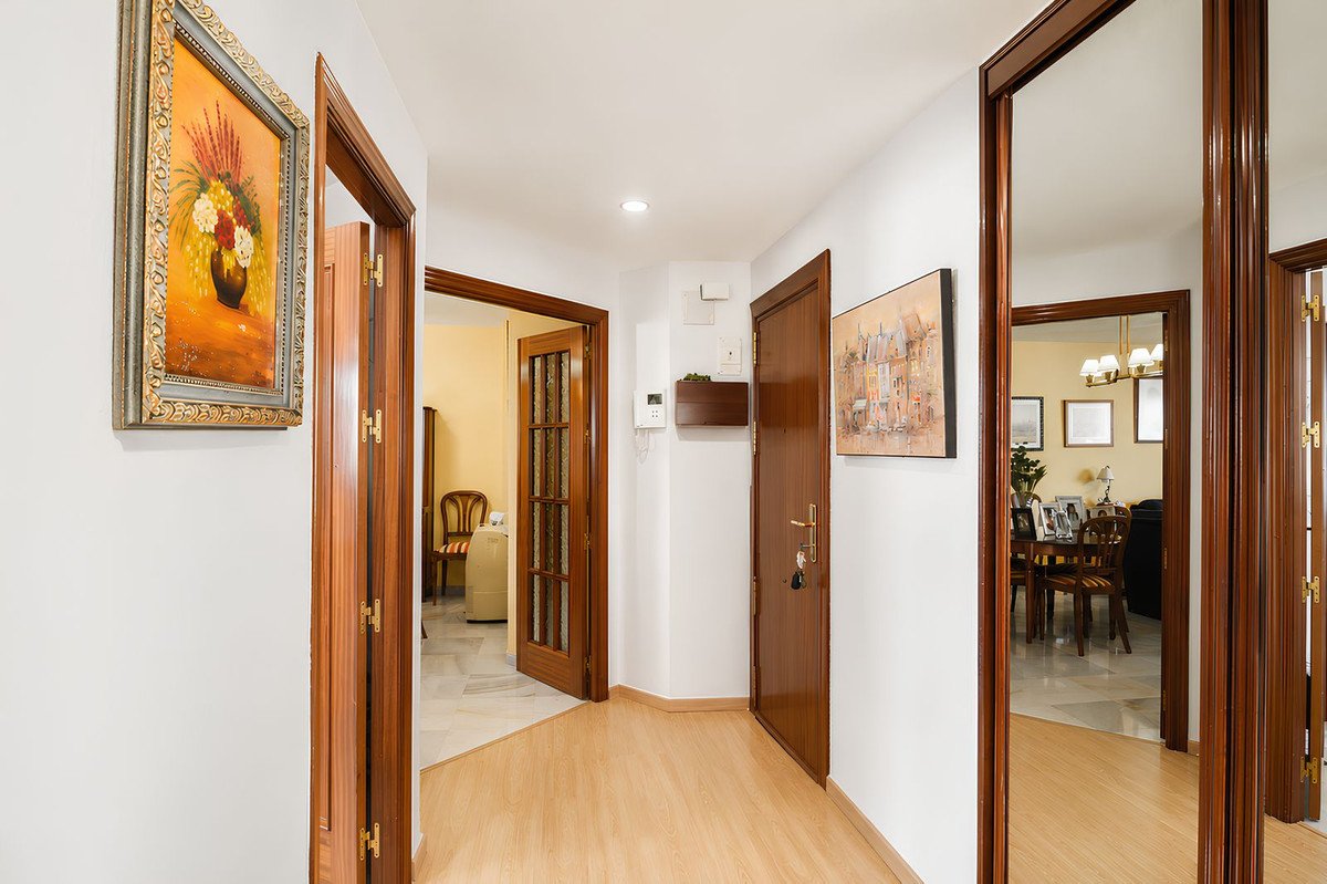 4 Bed Middle Floor Apartment in Los Boliches