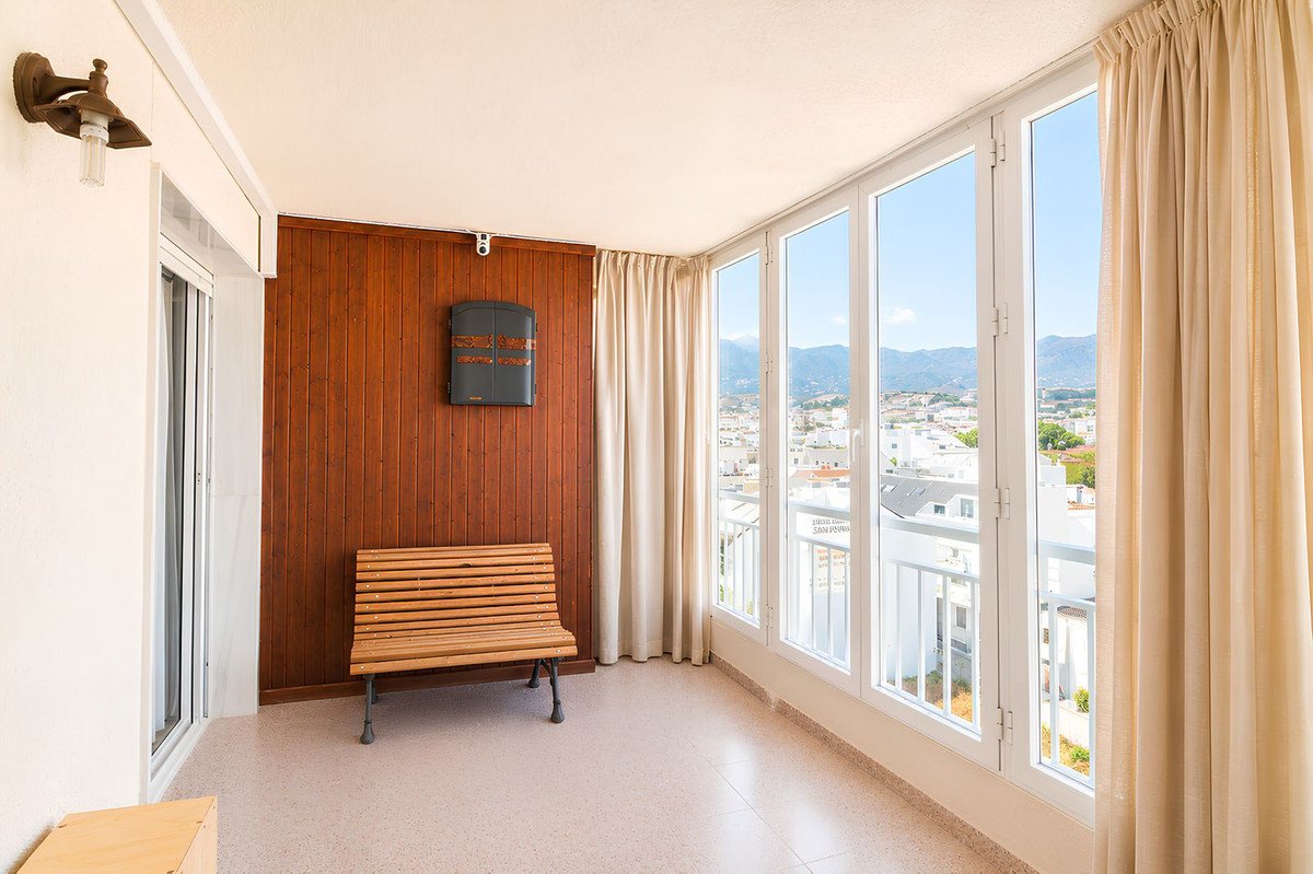 4 Bed Middle Floor Apartment in Los Boliches