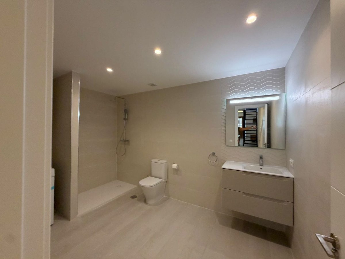 2 Bed Ground Floor Apartment in Torremolinos