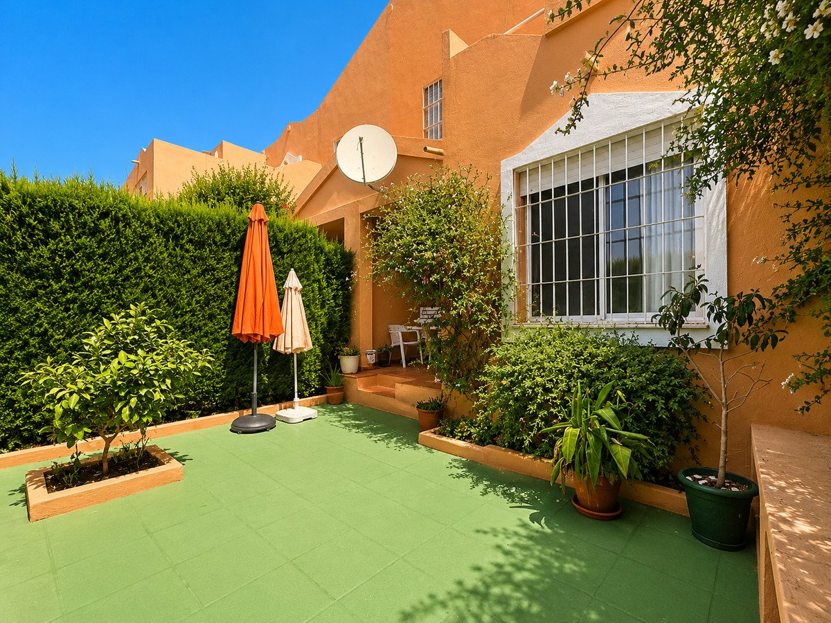 3 Bed Townhouse in Diana Park