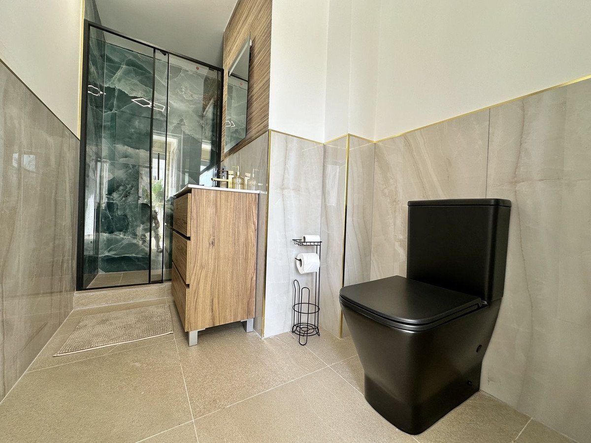 2 Bed Middle Floor Apartment in Fuengirola