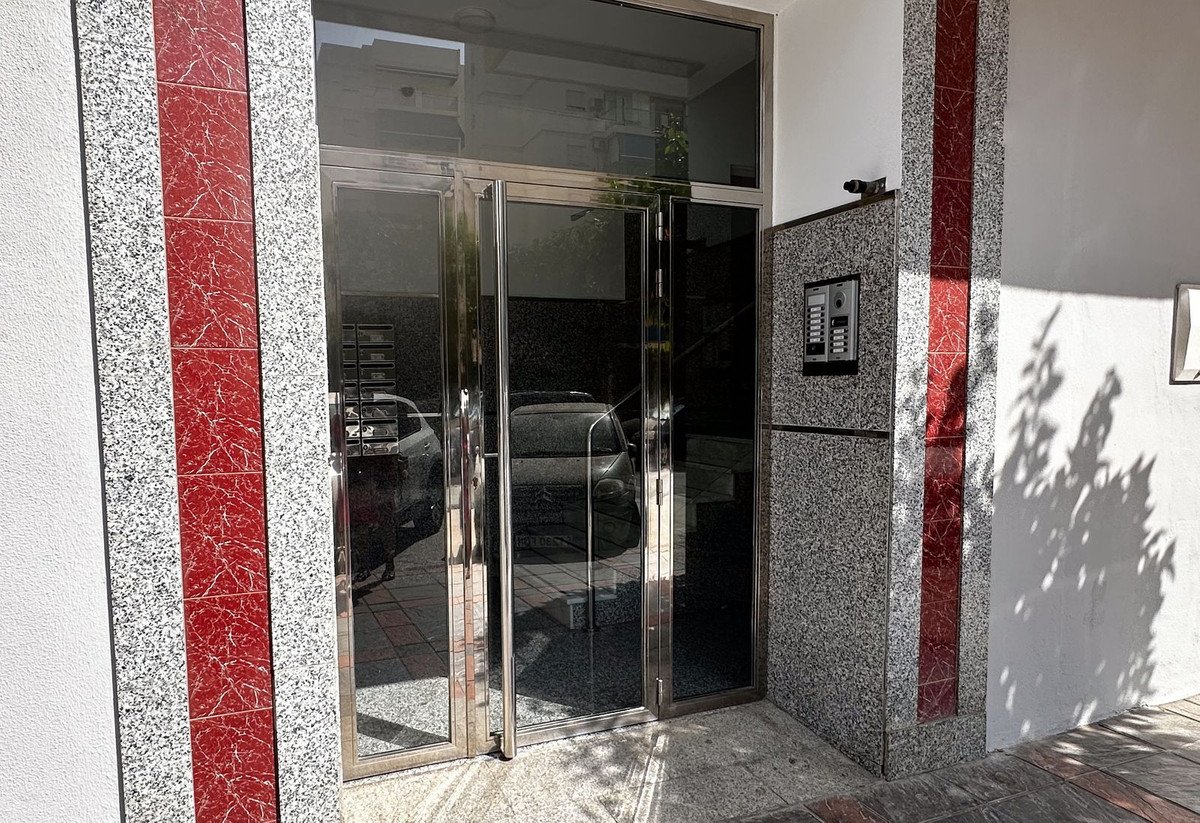 2 Bed Middle Floor Apartment in Fuengirola