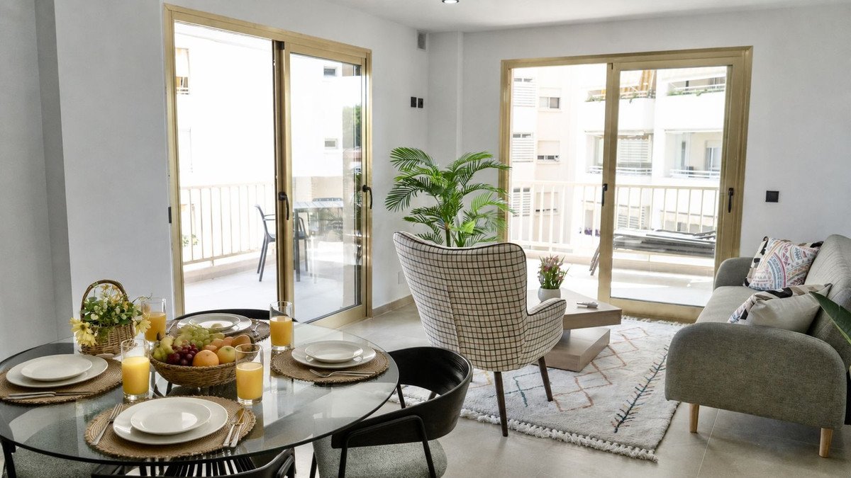 2 Bed Middle Floor Apartment in Fuengirola