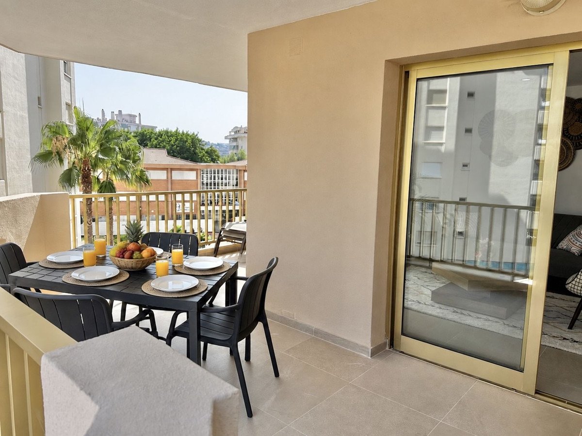 2 Bed Middle Floor Apartment in Fuengirola