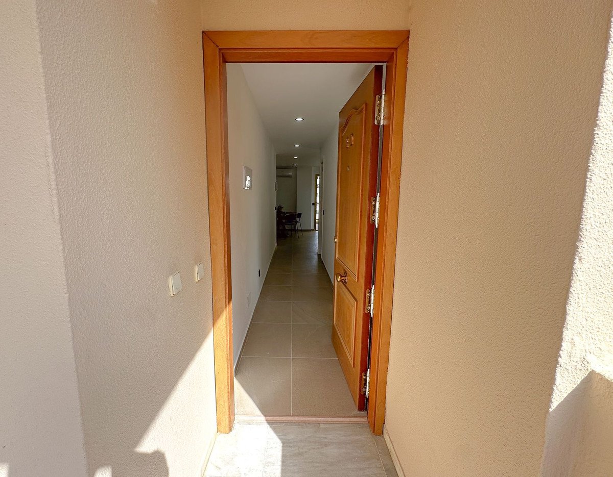 2 Bed Middle Floor Apartment in Fuengirola