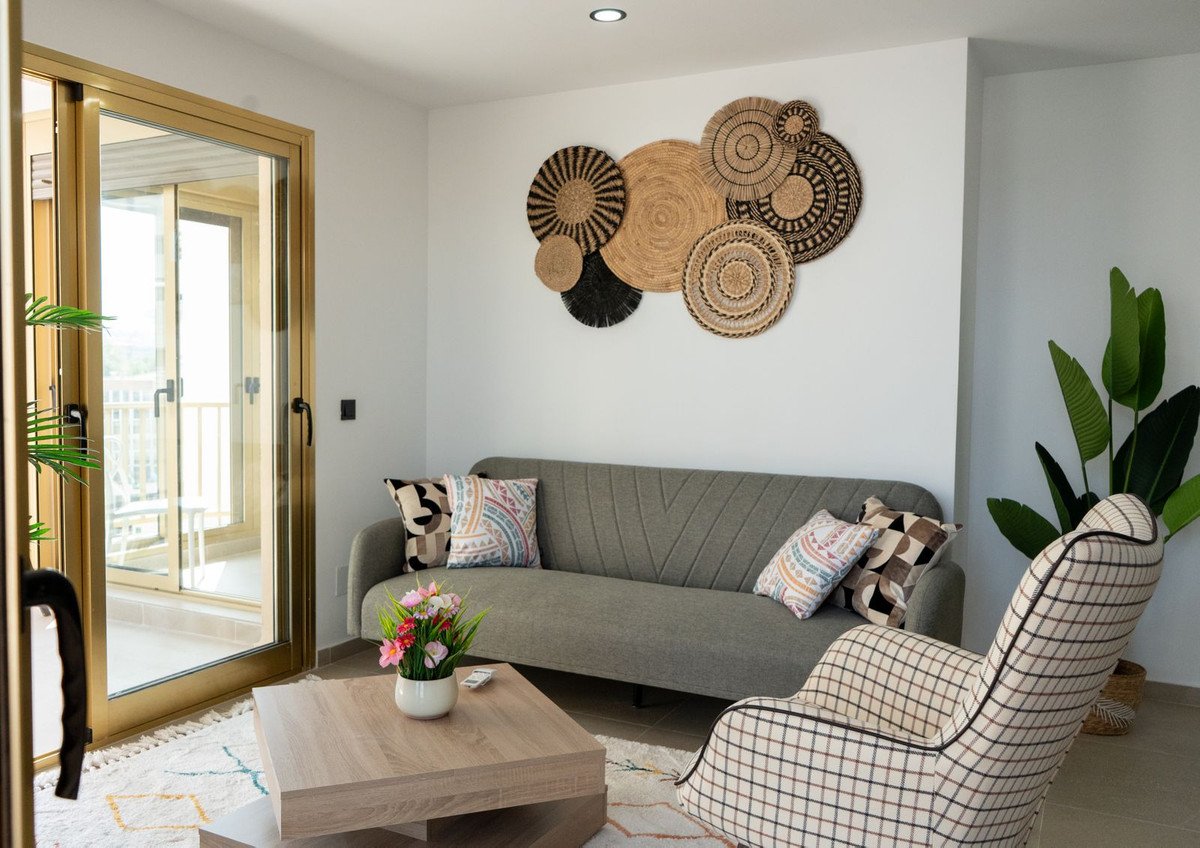 2 Bed Middle Floor Apartment in Fuengirola