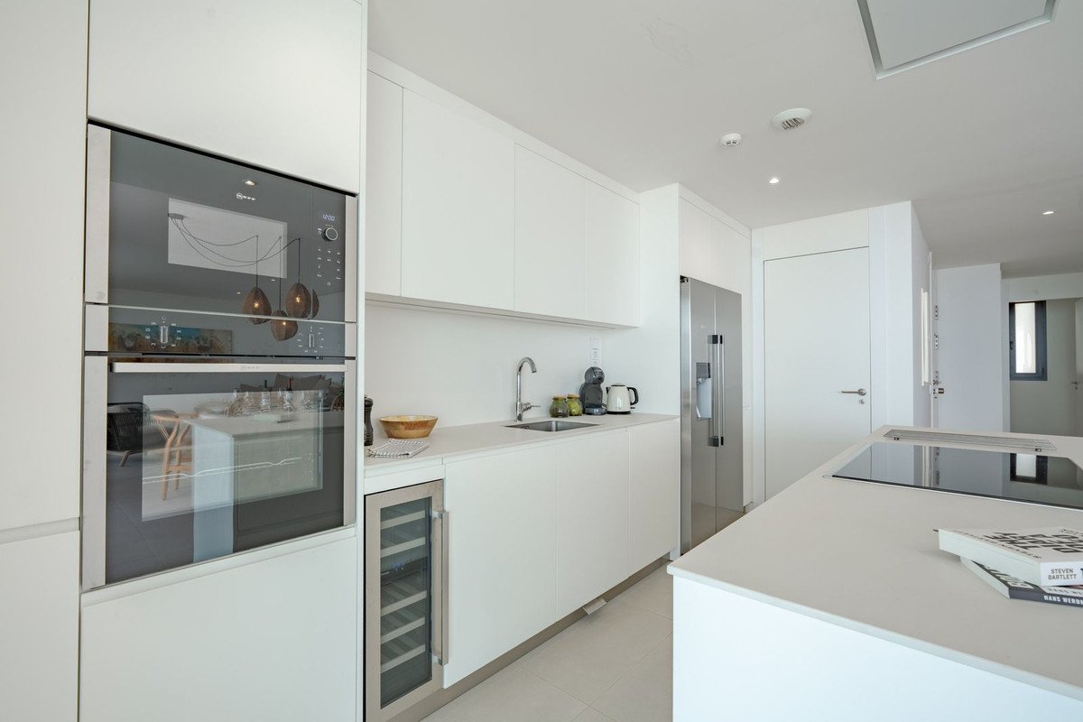 3 Bed Middle Floor Apartment in Fuengirola