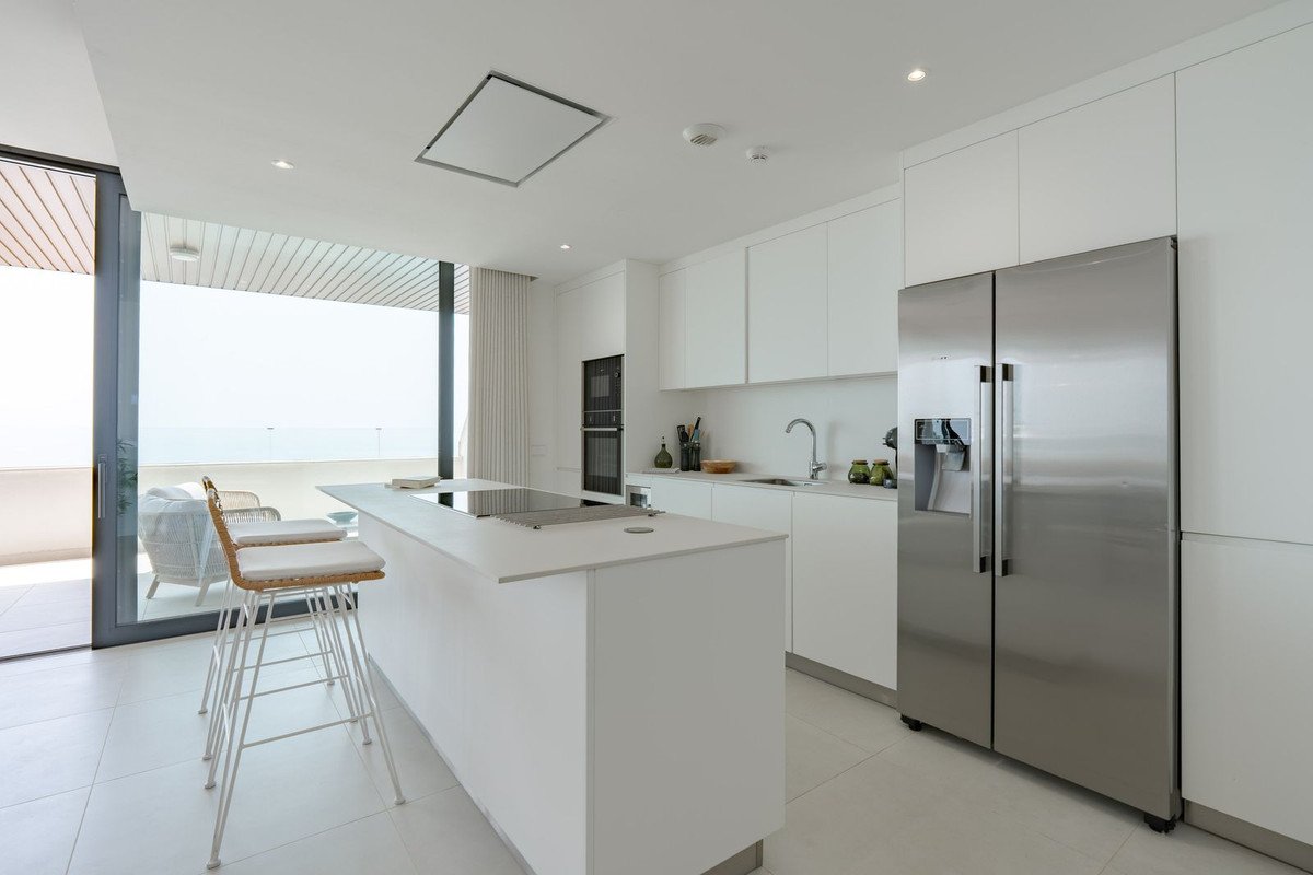 3 Bed Middle Floor Apartment in Fuengirola