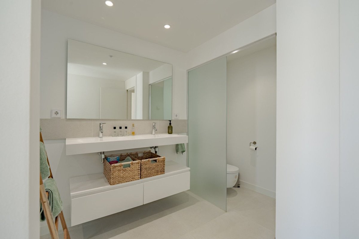3 Bed Middle Floor Apartment in Fuengirola