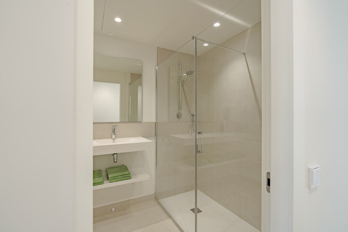 3 Bed Middle Floor Apartment in Fuengirola