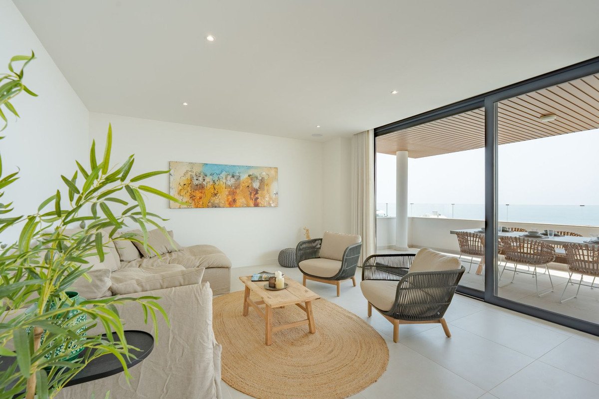 3 Bed Middle Floor Apartment in Fuengirola