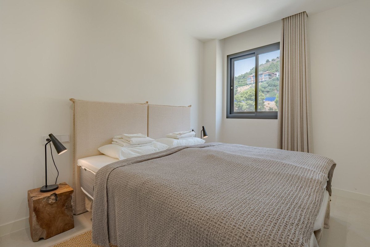 3 Bed Middle Floor Apartment in Fuengirola