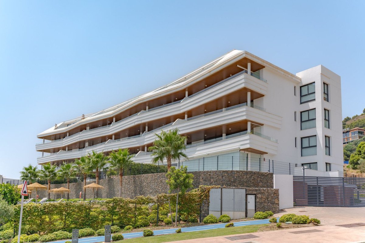 3 Bed Middle Floor Apartment in Fuengirola