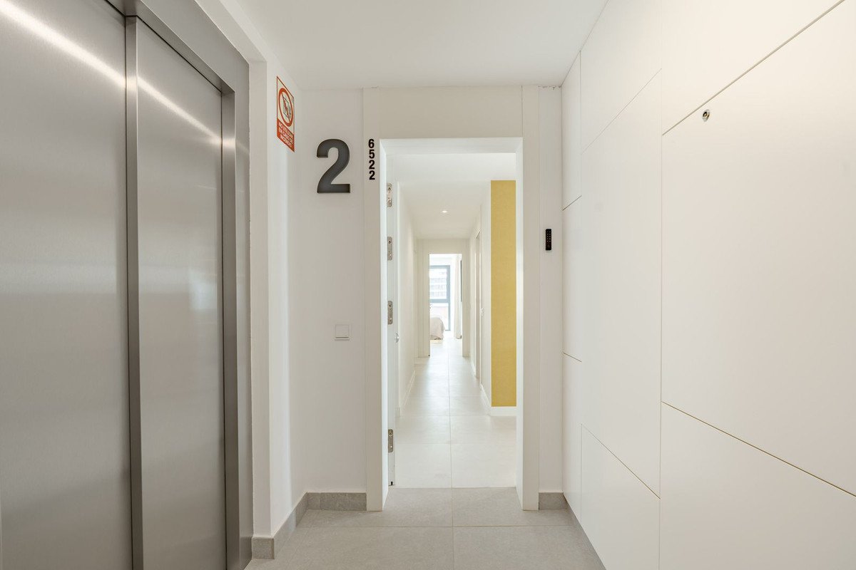 3 Bed Middle Floor Apartment in Fuengirola