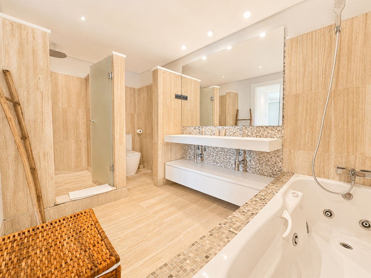 2 Bed Ground Floor Apartment in Los Monteros