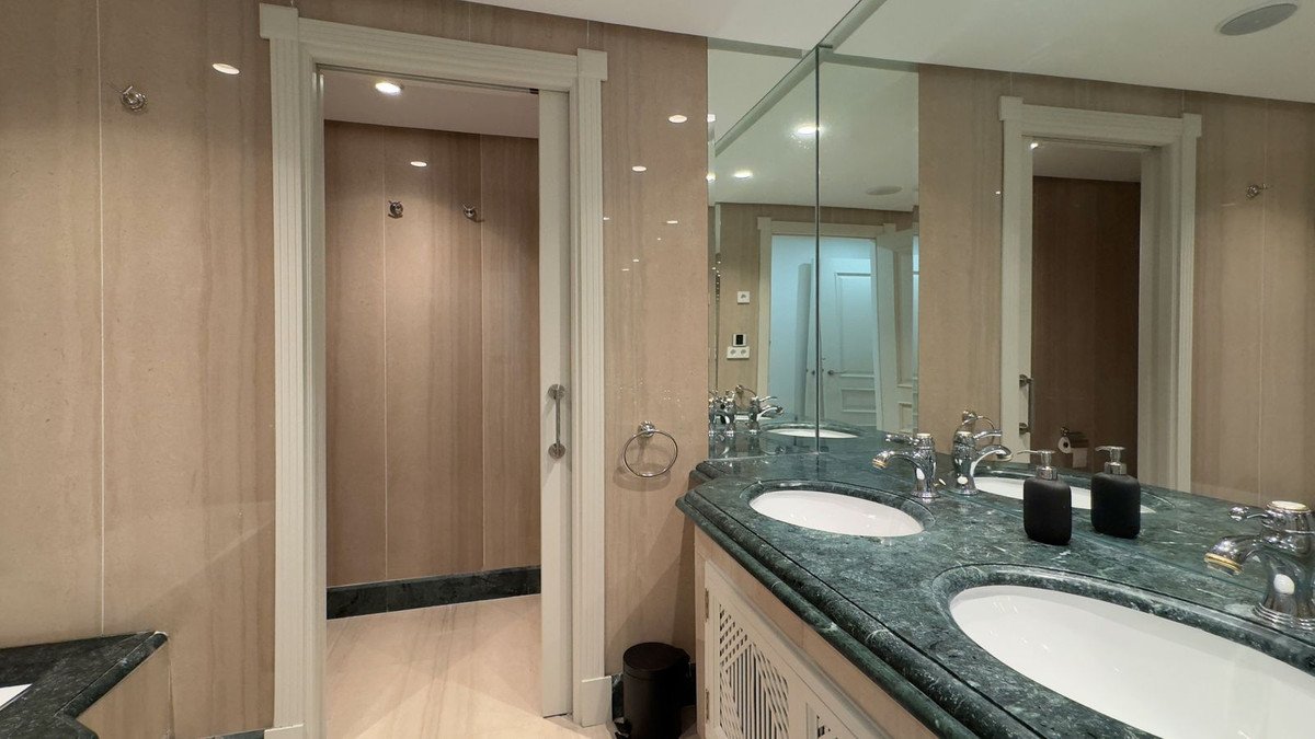 4 Bed Ground Floor Apartment in Los Monteros