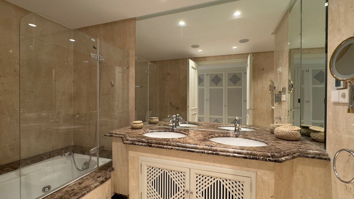 4 Bed Ground Floor Apartment in Los Monteros
