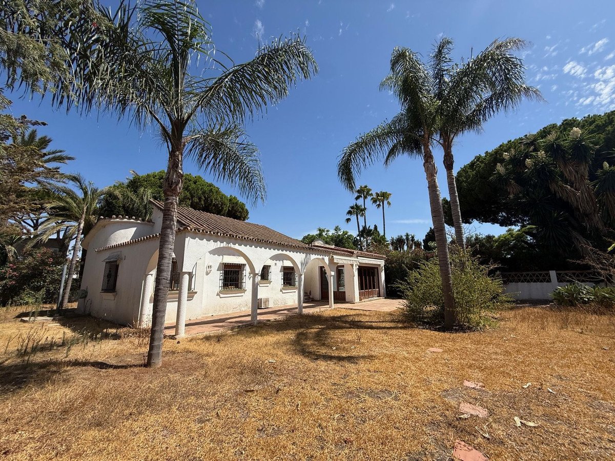 2 Bed Detached Villa in Marbesa