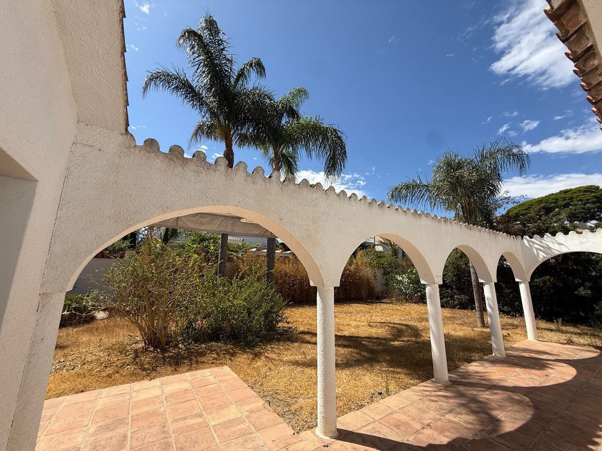 2 Bed Detached Villa in Marbesa