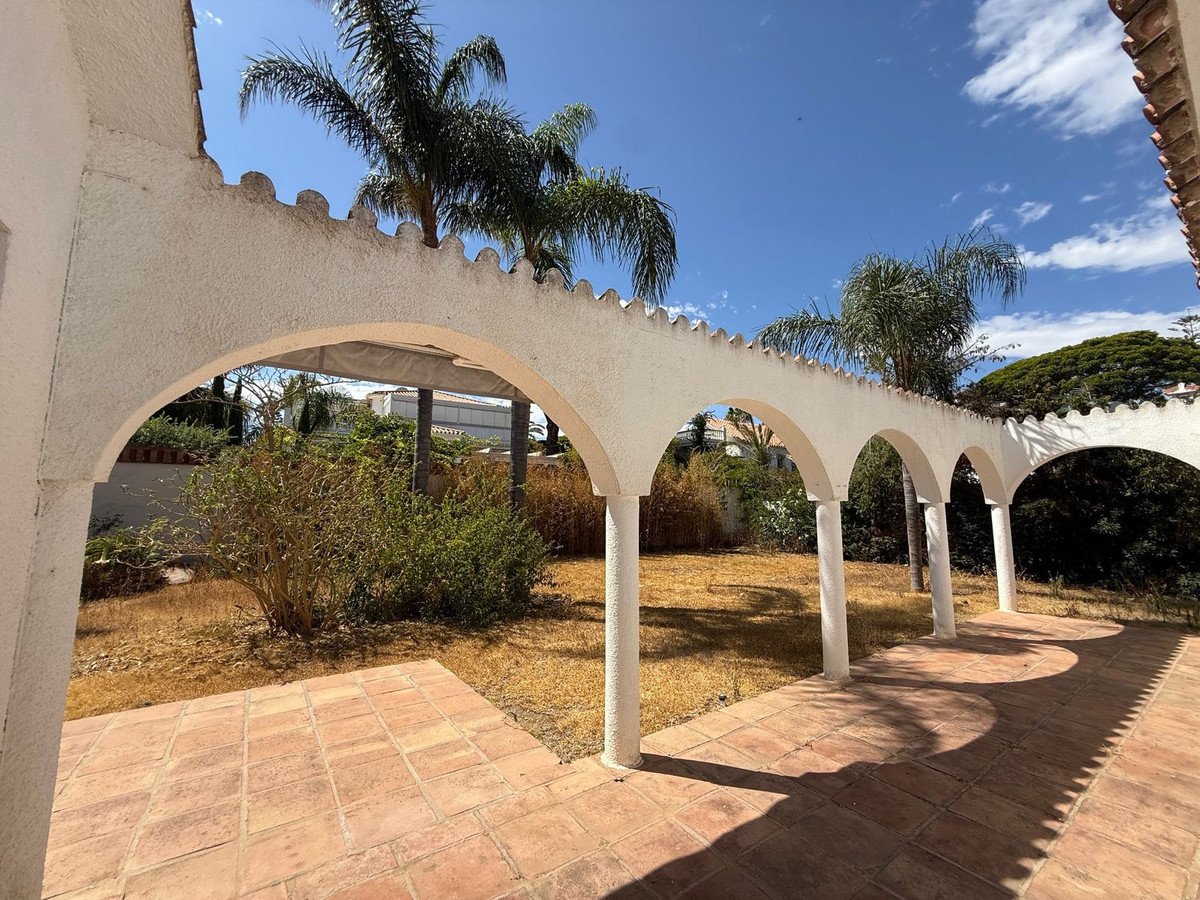 2 Bed Detached Villa in Marbesa
