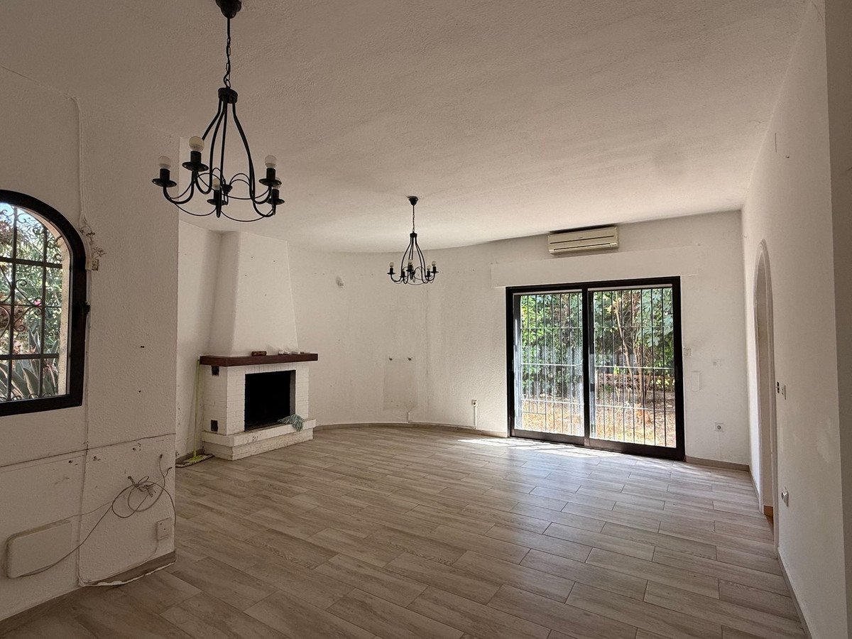 2 Bed Detached Villa in Marbesa