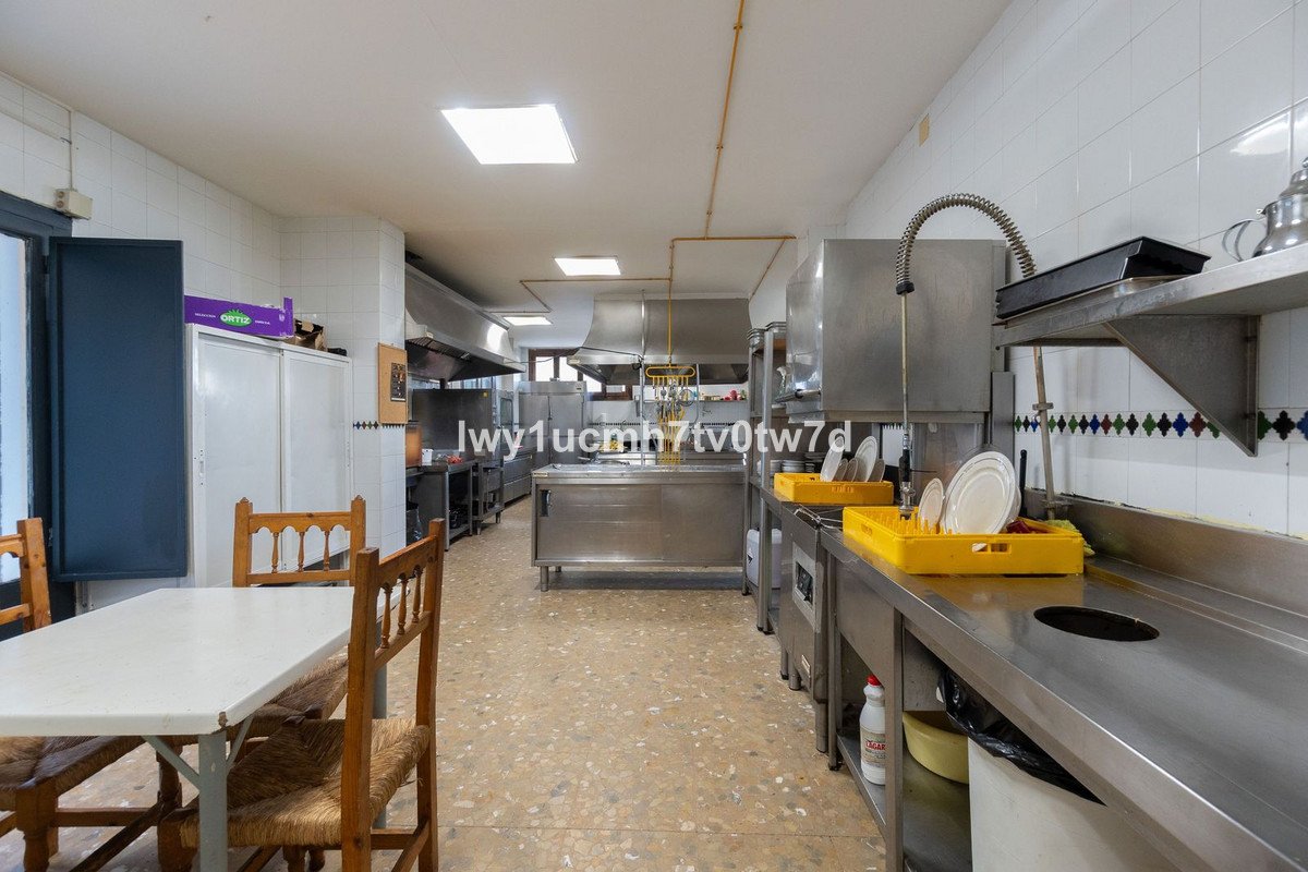 52 Bed Hotel in Sierra Nevada