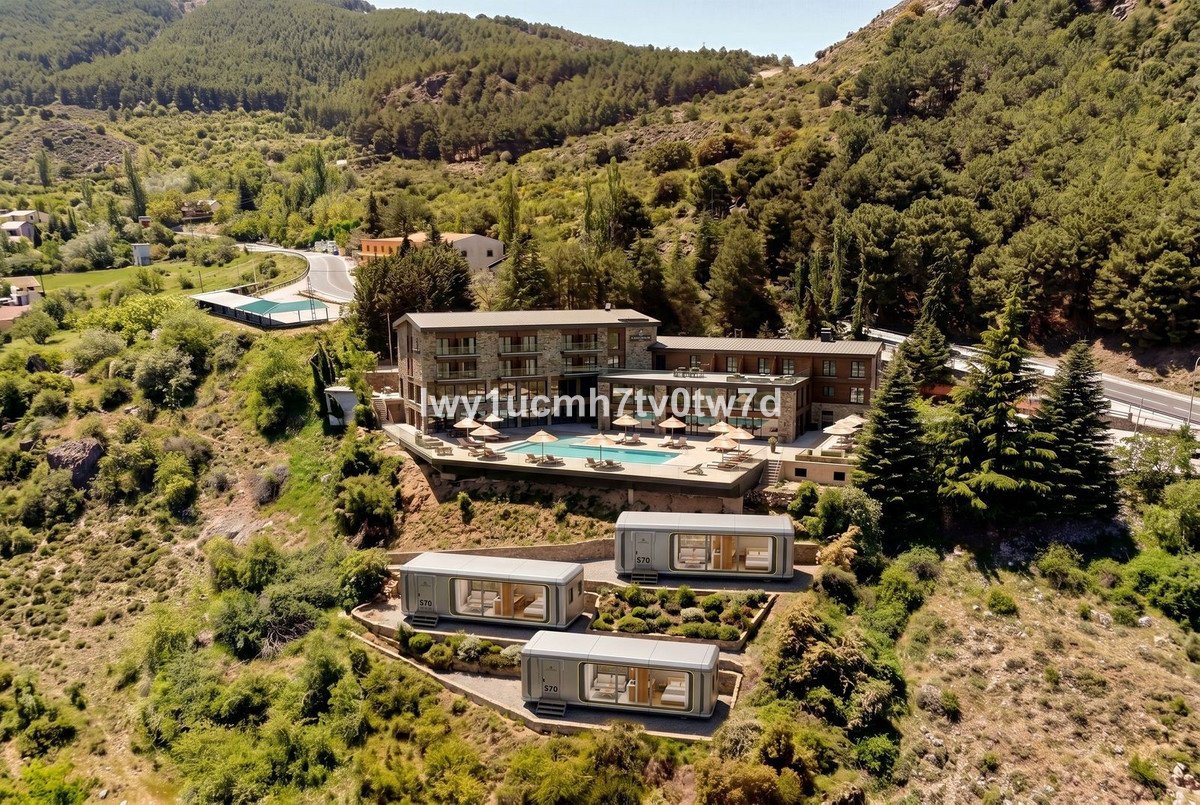 52 Bed Hotel in Sierra Nevada