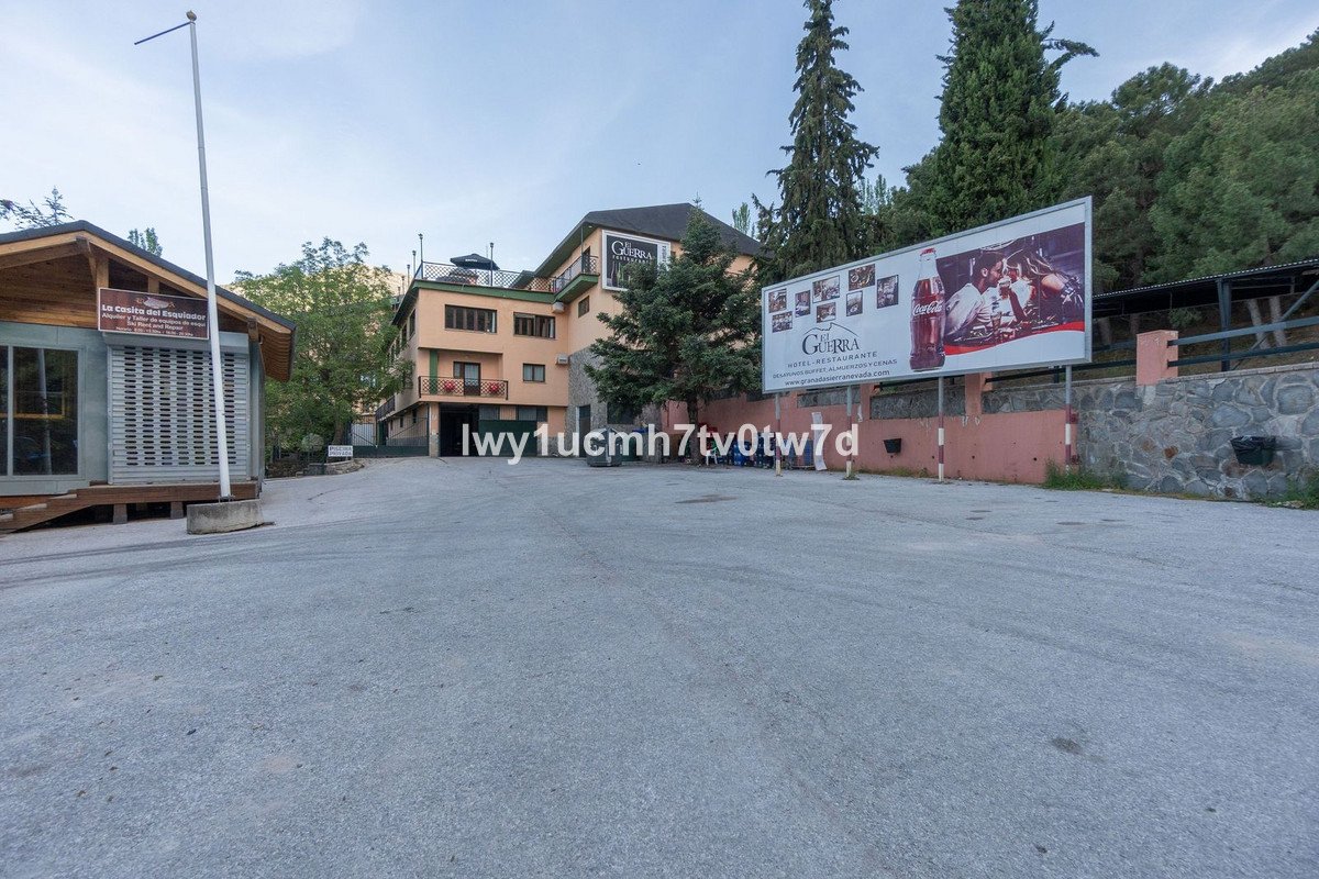 52 Bed Hotel in Sierra Nevada