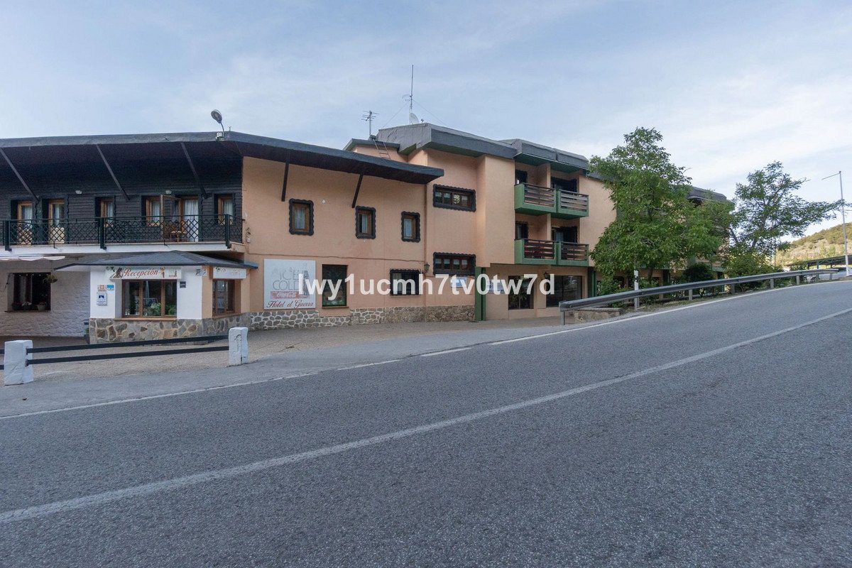 52 Bed Hotel in Sierra Nevada