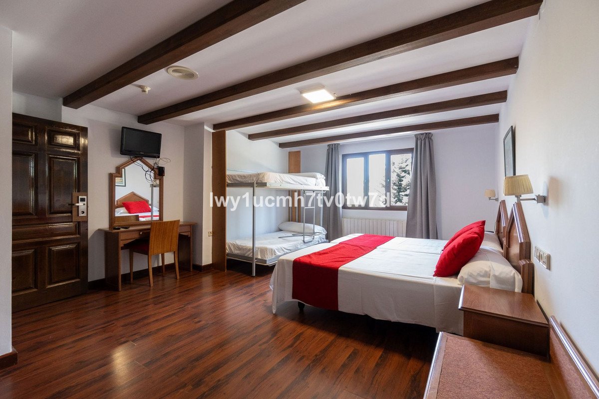 52 Bed Hotel in Sierra Nevada