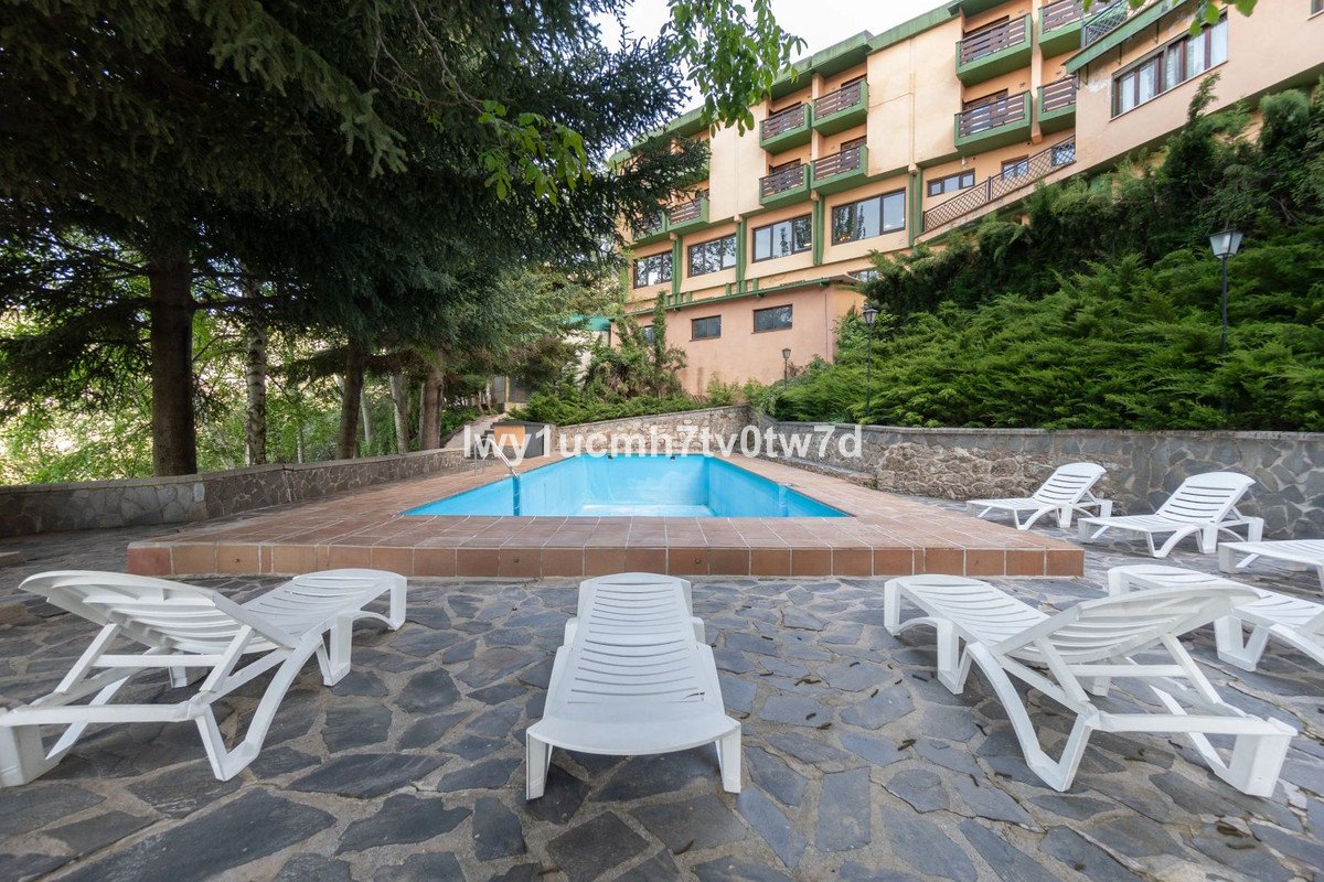 52 Bed Hotel in Sierra Nevada