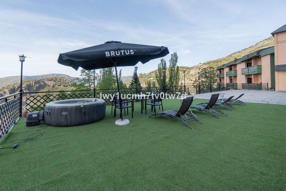 52 Bed Hotel in Sierra Nevada