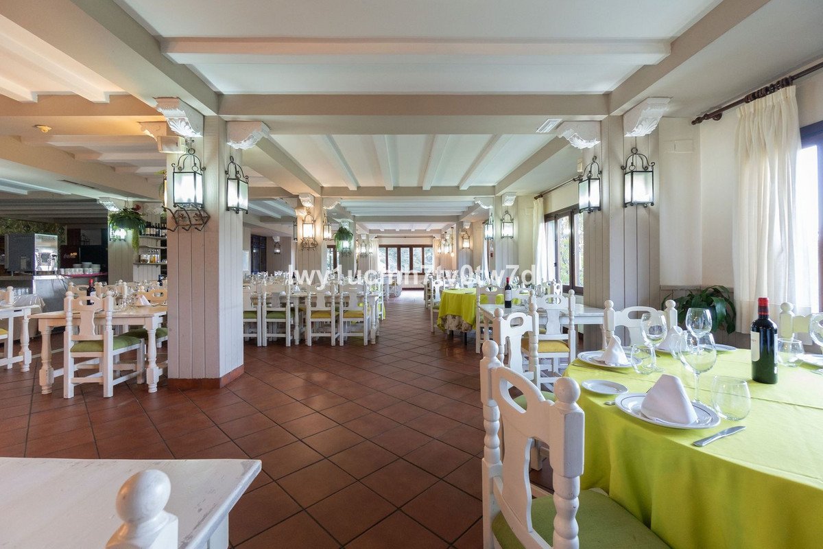52 Bed Hotel in Sierra Nevada