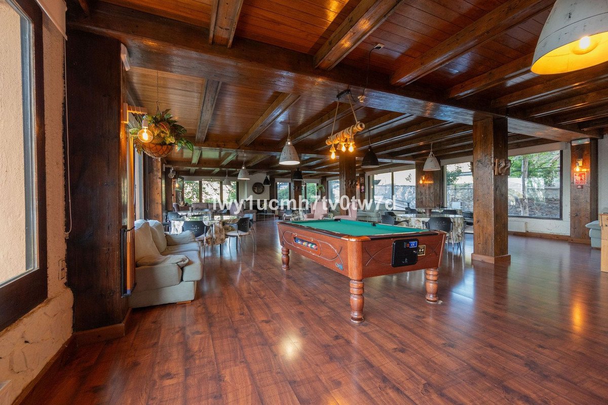 52 Bed Hotel in Sierra Nevada