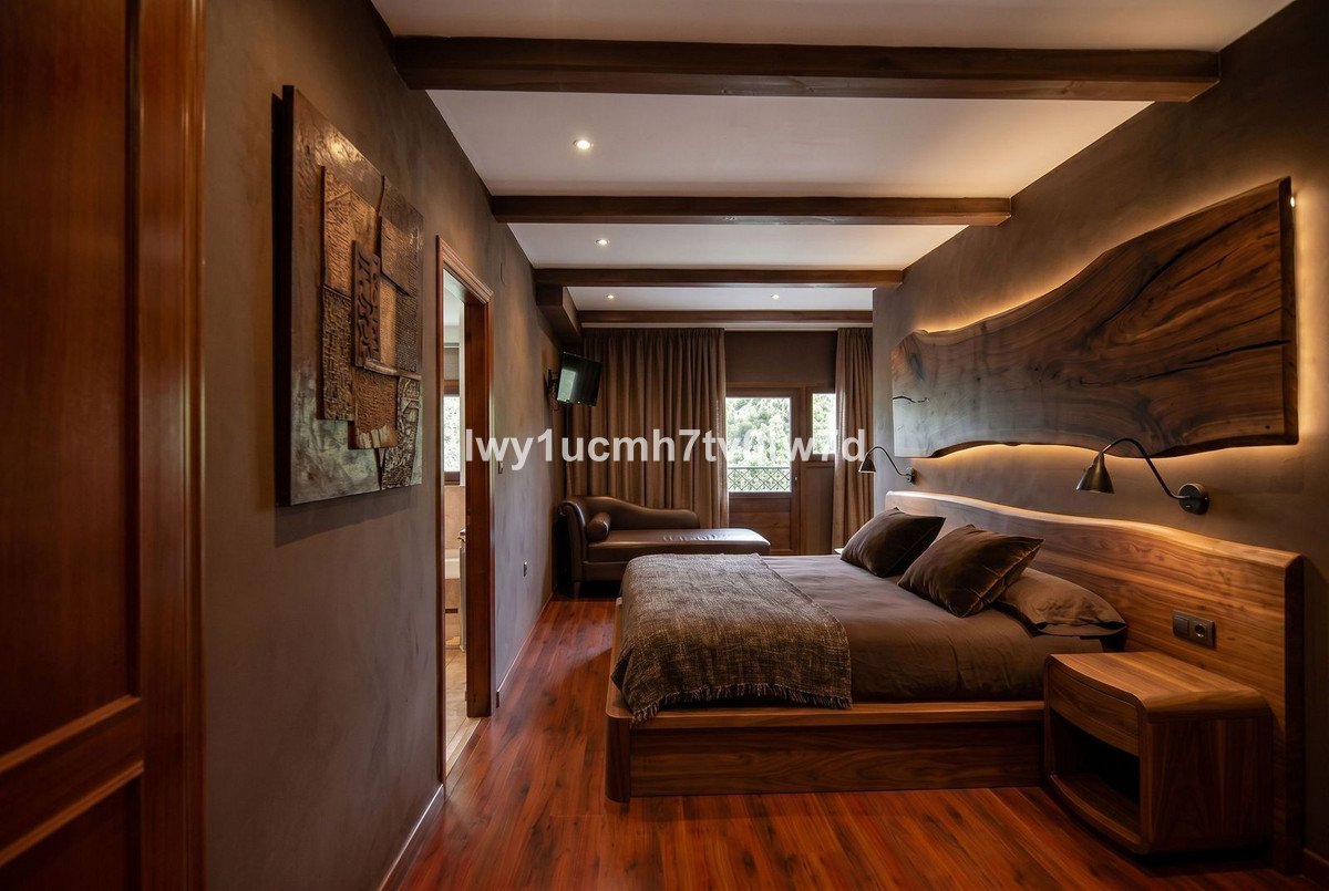 52 Bed Hotel in Sierra Nevada