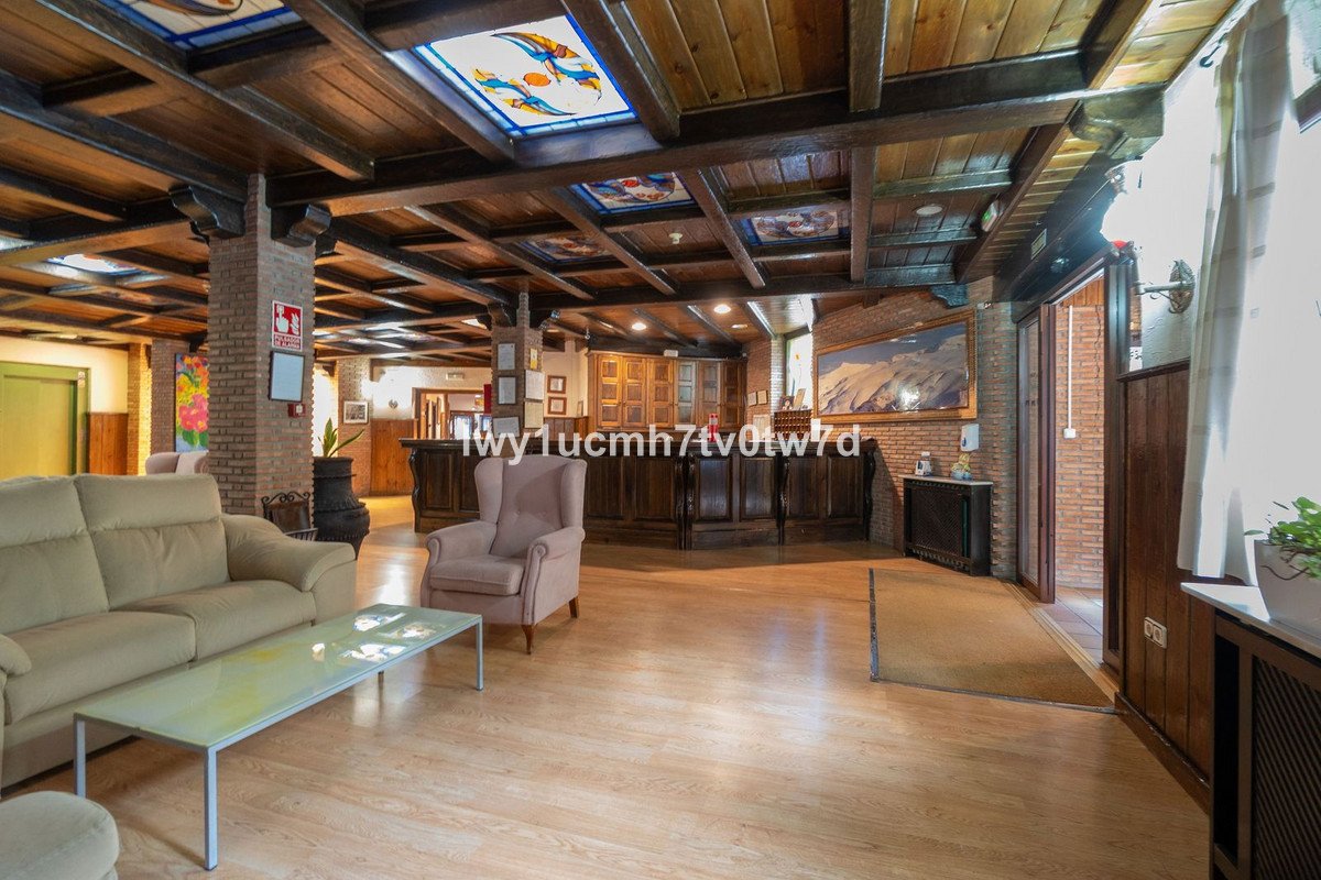 52 Bed Hotel in Sierra Nevada