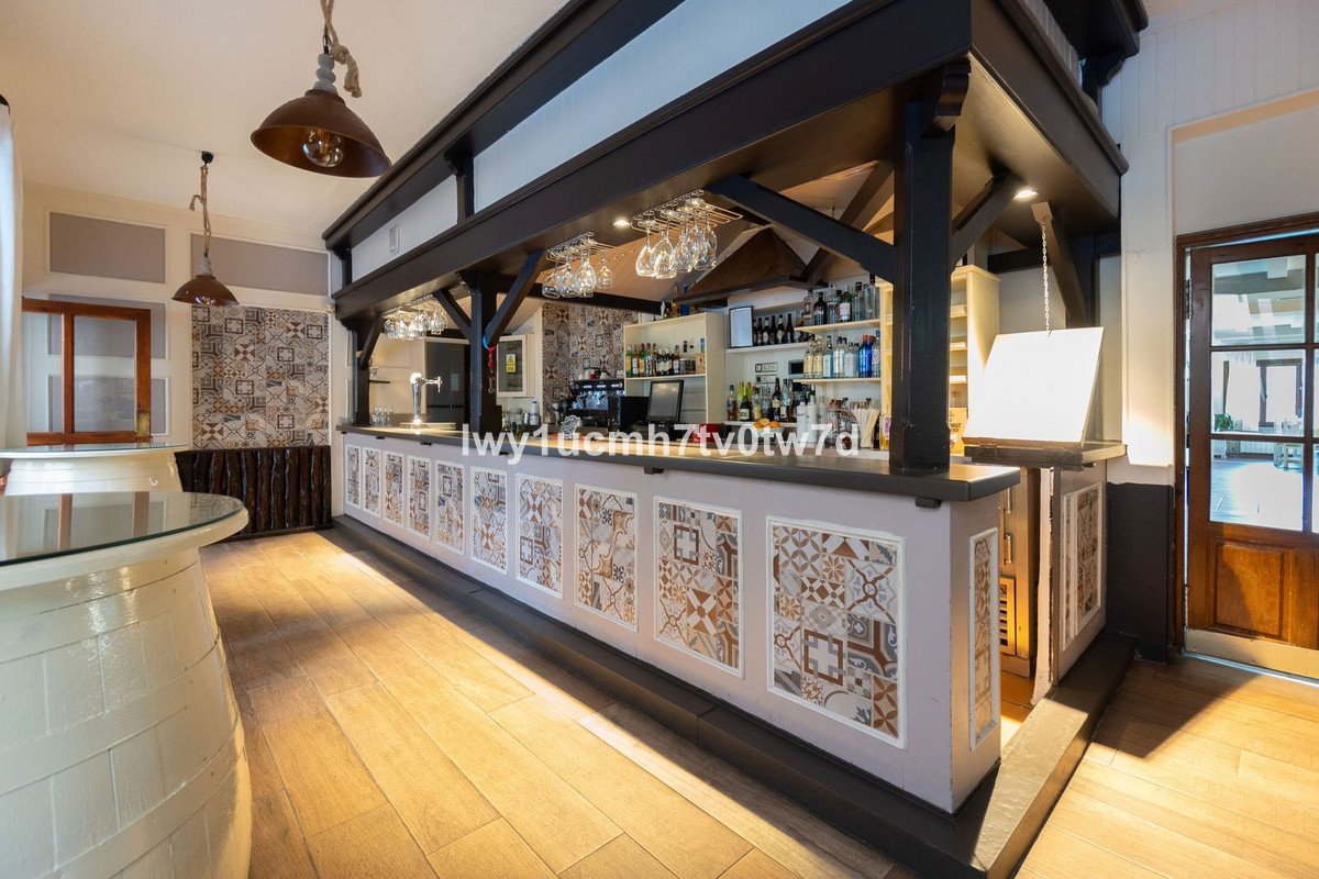 52 Bed Hotel in Sierra Nevada