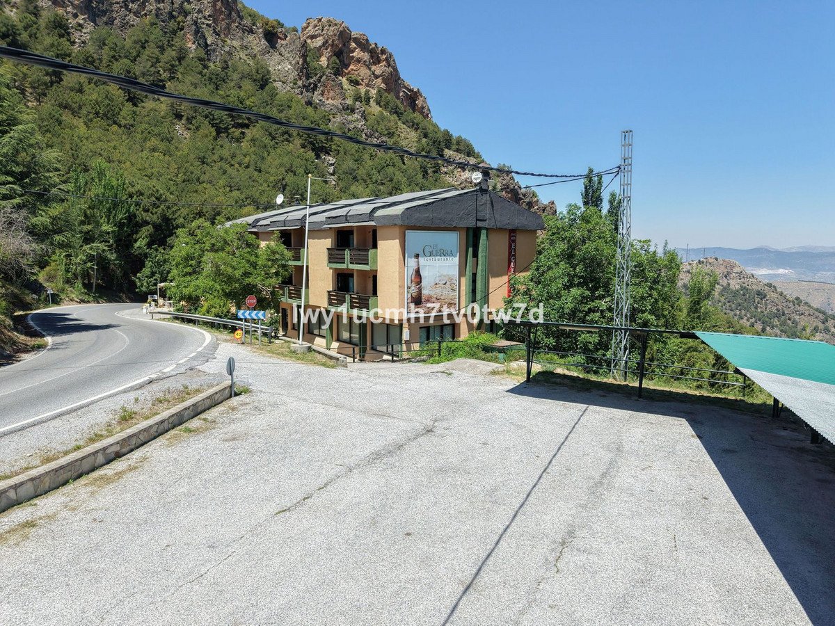 52 Bed Hotel in Sierra Nevada