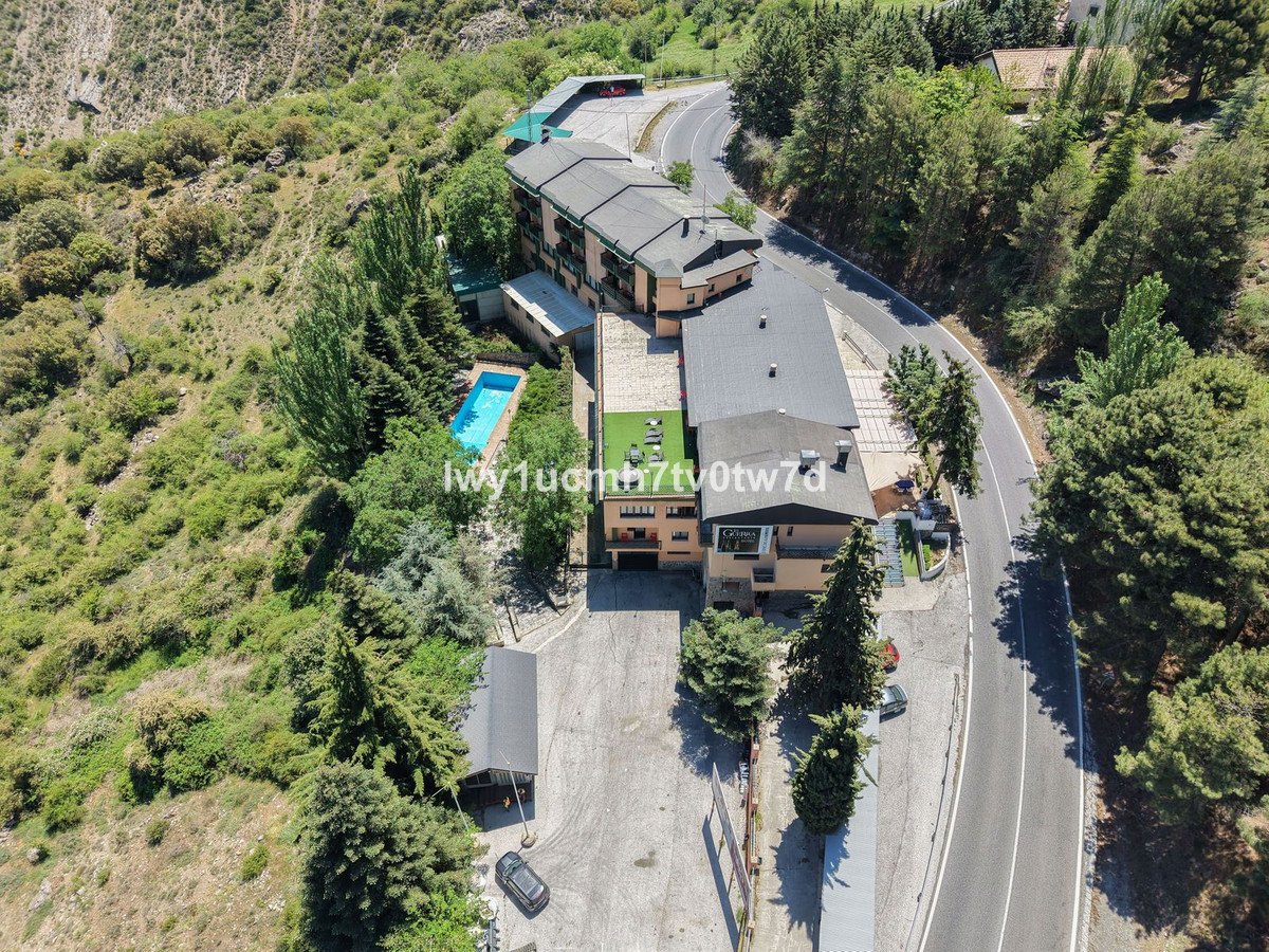52 Bed Hotel in Sierra Nevada
