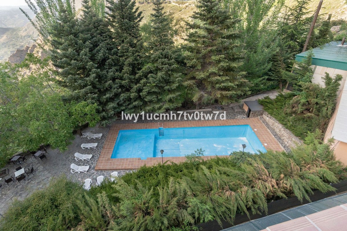 52 Bed Hotel in Sierra Nevada