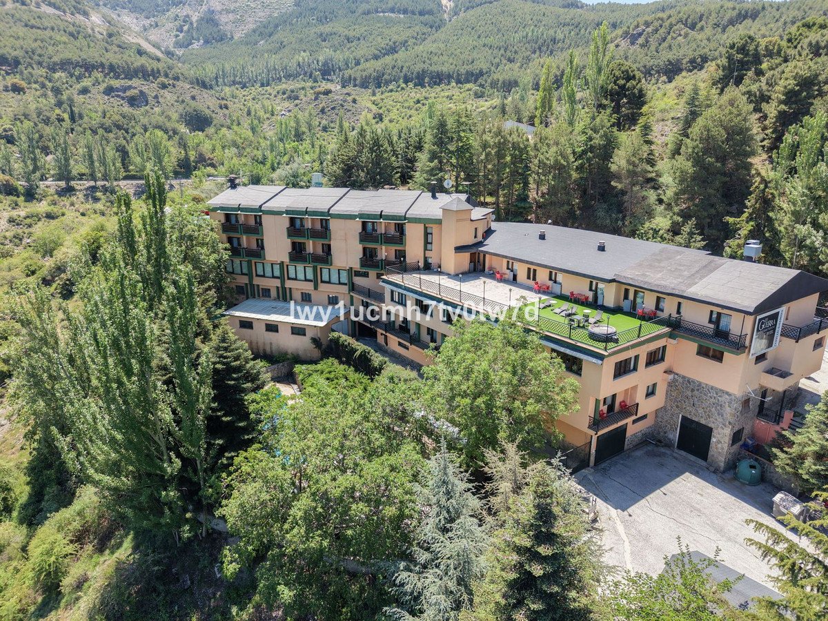 52 Bed Hotel in Sierra Nevada