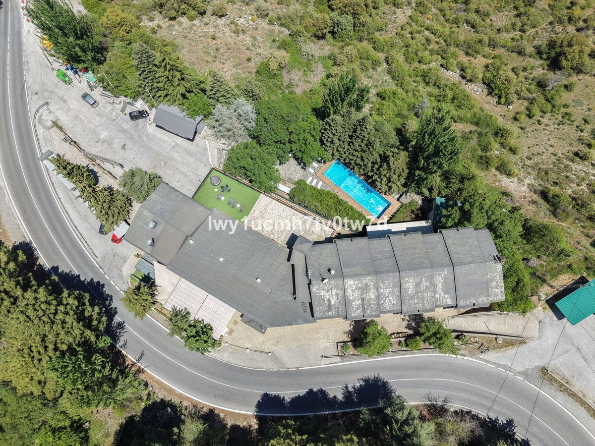 52 Bed Hotel in Sierra Nevada