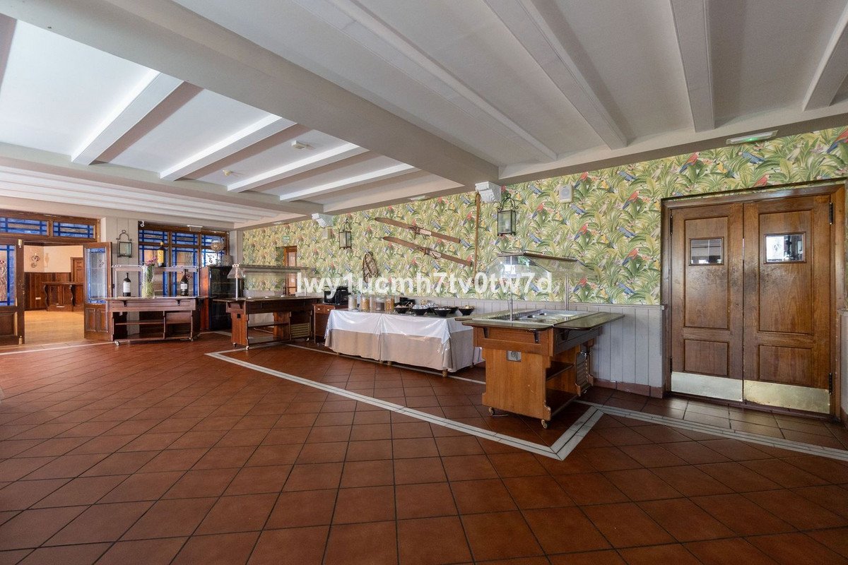 52 Bed Hotel in Sierra Nevada