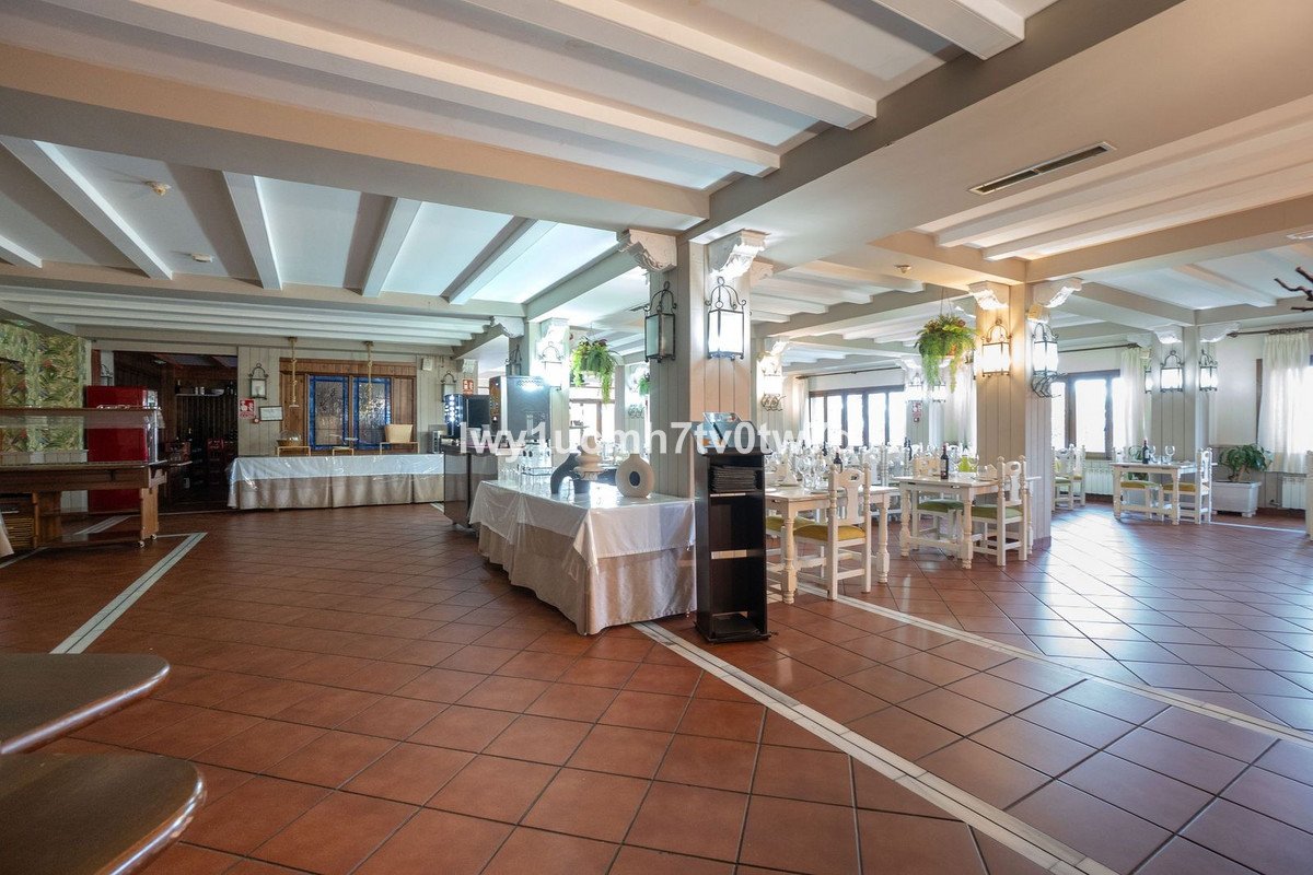 52 Bed Hotel in Sierra Nevada